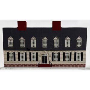The Cats Meow 1993 Raleigh Tavern Williamsburg Series Decorative Wooden Shelf Si